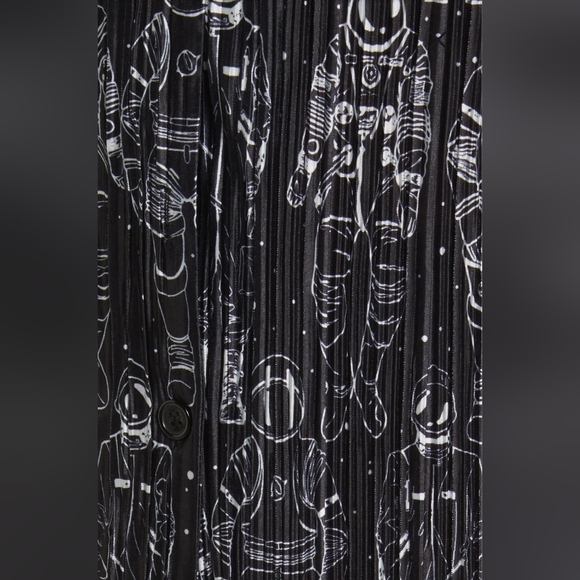 NWT/ lala Interstellar Astronauts Long Sleeve Plissé Top & High Waist Pants - Picture 6 of 13